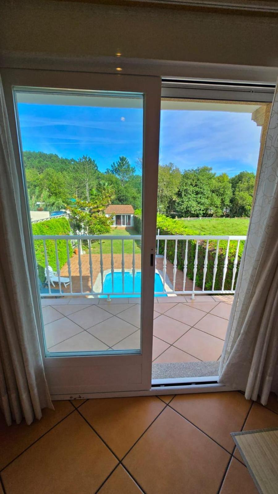 Major Beach And Lake Pontevedra Exterior foto